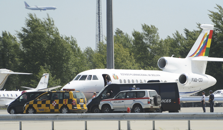 Президент Боливия Эво Моралес самолет Falcon 900 EX аэропорт Вена Австрия