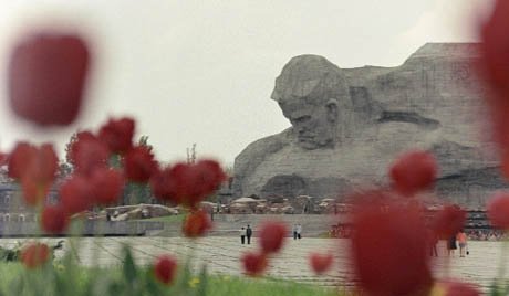 American insult to WWII monument a sign of ignorance